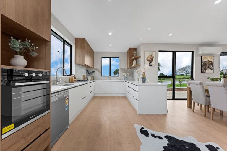 Photo of property in 14a Mclarin Road, Glenbrook, 2681