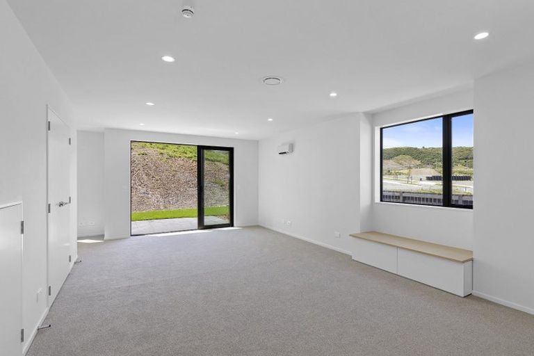 Photo of property in 39 Turtleback Avenue, Whitby, Porirua, 5024