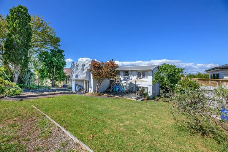 Photo of property in 114 Woodglen Road, Glen Eden, Auckland, 0602