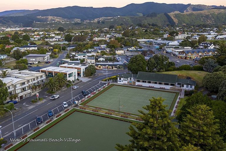 Photo of property in 19 Groves Road, Raumati Beach, Paraparaumu, 5032