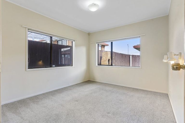 Photo of property in 2/162 Whitford Road, Somerville, Auckland, 2014