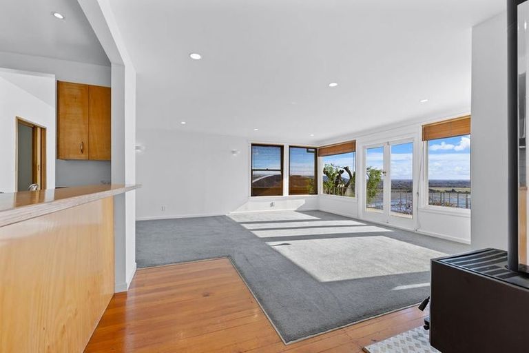 Photo of property in 25 Te Awakura Terrace, Mount Pleasant, Christchurch, 8081