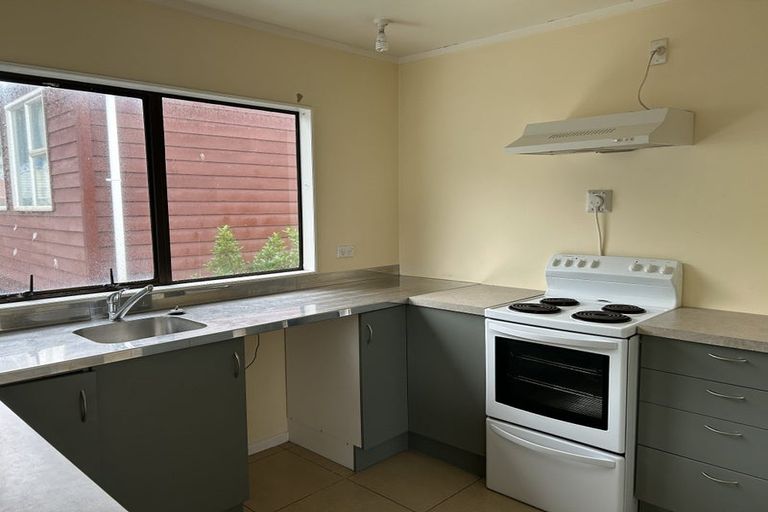 Photo of property in 2 Happy Valley Road, Owhiro Bay, Wellington, 6023