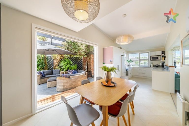 Photo of property in 239 Dowse Drive, Maungaraki, Lower Hutt, 5010