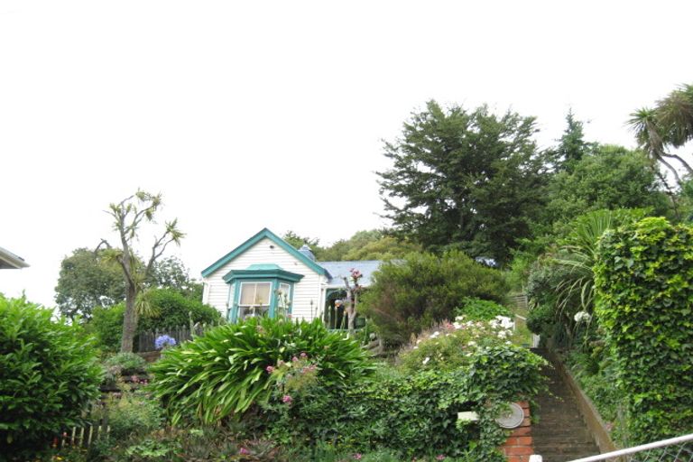 Photo of property in 17 Voelas Road, Lyttelton, 8082