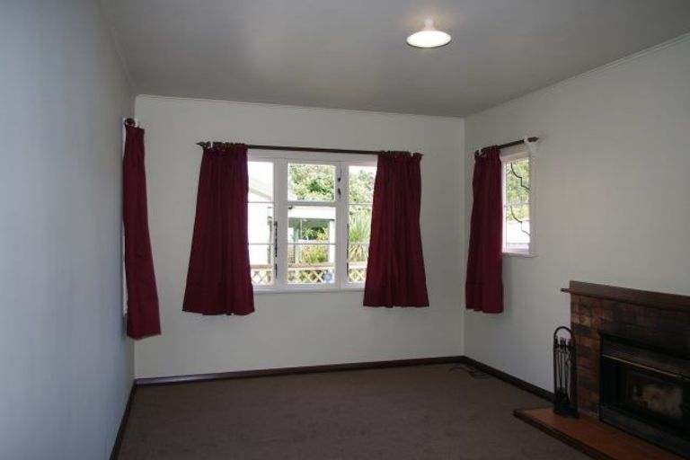 Photo of property in 86 Avondale Road, Avondale, Christchurch, 8061