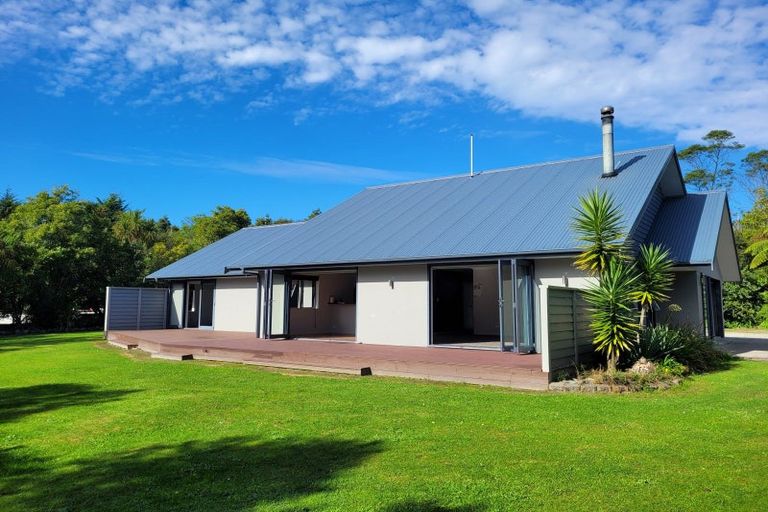 Photo of property in 3/71 Alma Road, Westport, Cape Foulwind, 7892