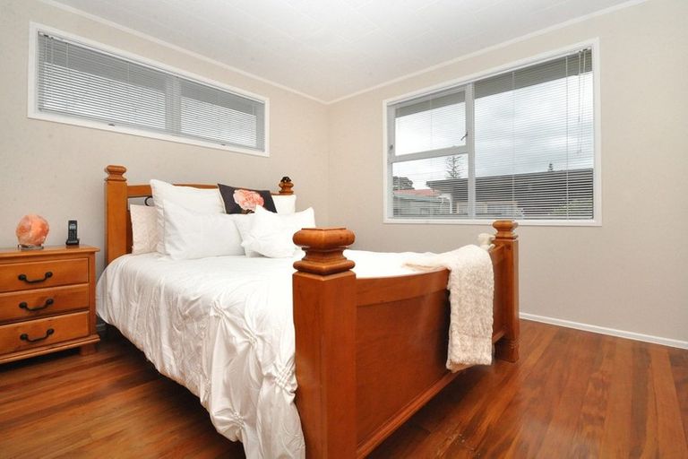 Photo of property in 12 Tinkler Place, Favona, Auckland, 2024