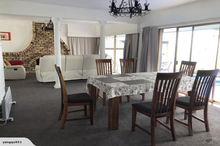 Photo of property in 39 Churchill Road, Murrays Bay, Auckland, 0630