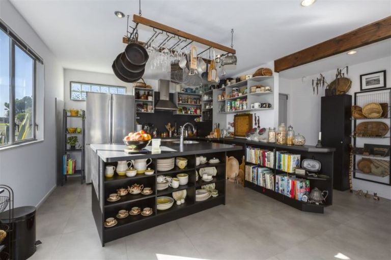 Photo of property in 12 Scott Avenue, Otaki Beach, Otaki, 5512