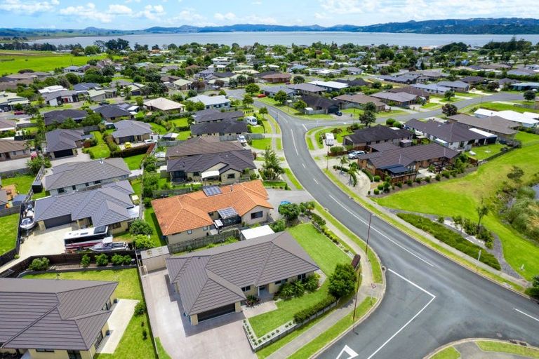 Photo of property in 2 Roto View, One Tree Point, 0118