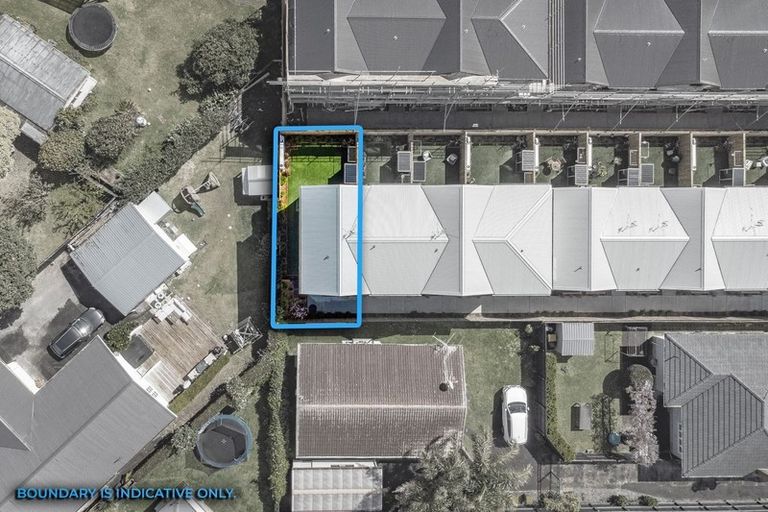 Photo of property in 11/8 Yeovil Road, Te Atatu Peninsula, Auckland, 0610