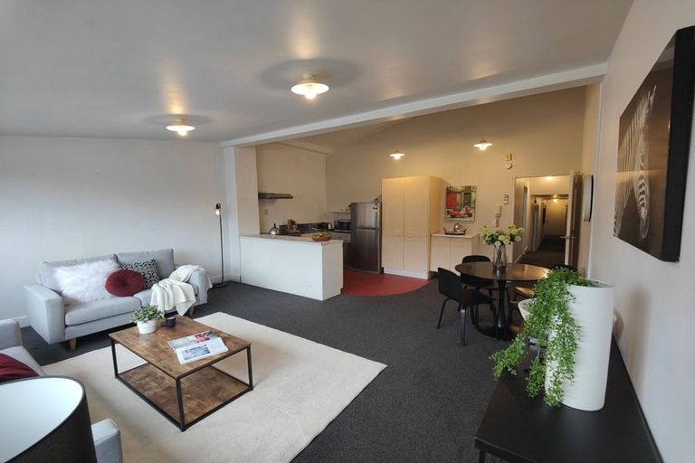 Photo of property in 1/5 Hopper Street, Mount Cook, Wellington, 6011