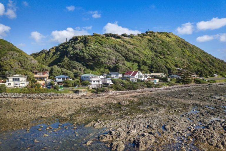 Photo of property in 25 Ocean Parade, Pukerua Bay, 5026