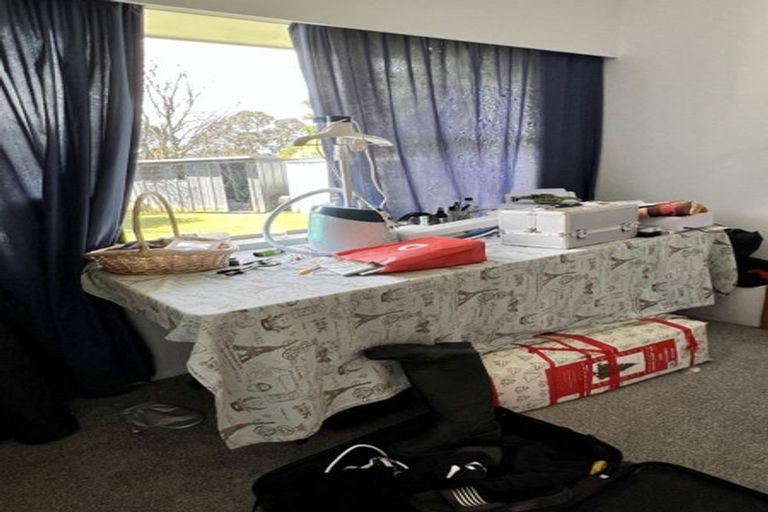 Photo of property in 19 Cascades Road, Pakuranga Heights, Auckland, 2010