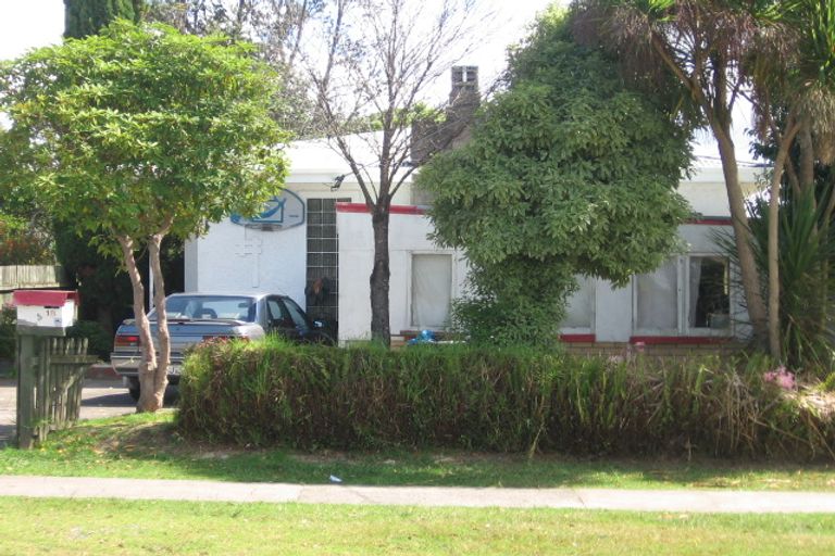 Photo of property in 1/18 Queen Mary Avenue, New Lynn, Auckland, 0600