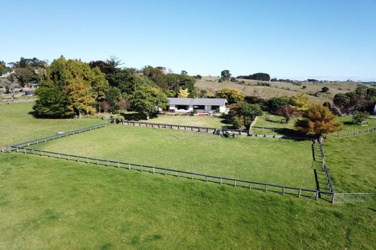 Photo of property in 4 Horniblow Road, Matakohe, 0594