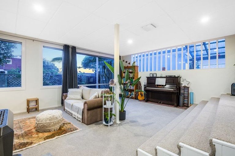 Photo of property in 11 Spinnaker Drive, Whitby, Porirua, 5024