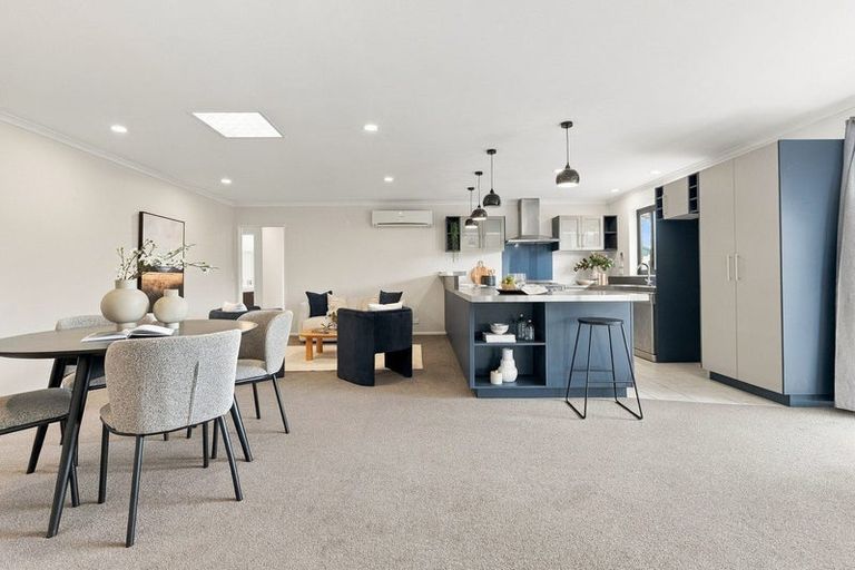 Photo of property in 21 Sorrento Place, Kelvin Grove, Palmerston North, 4414