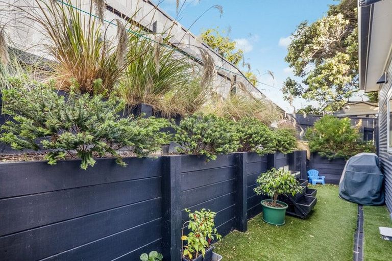 Photo of property in 121a Wexford Road, Miramar, Wellington, 6022