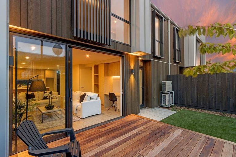 Photo of property in 2/76 Caledonian Road, St Albans, Christchurch, 8014