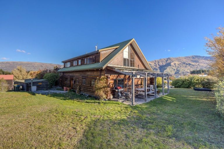 Photo of property in 21 Mount Iron Drive, Wanaka, 9305