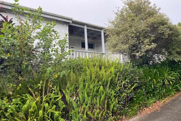 Photo of property in 1/12 Willis Street, Torbay, Auckland, 0630