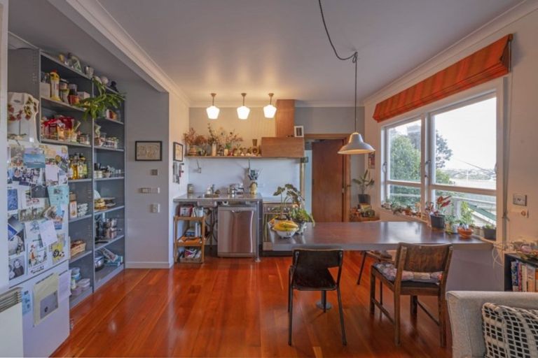 Photo of property in 112 Duncan Terrace, Kilbirnie, Wellington, 6022