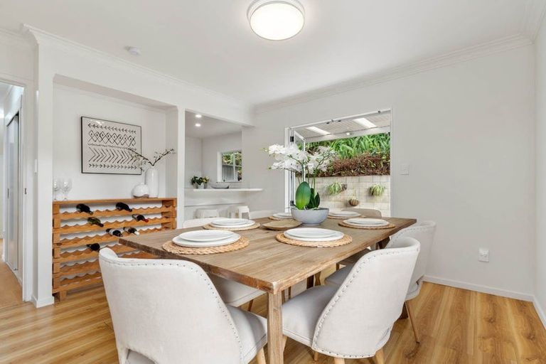Photo of property in 2/6 Bellbird Rise, Murrays Bay, Auckland, 0630
