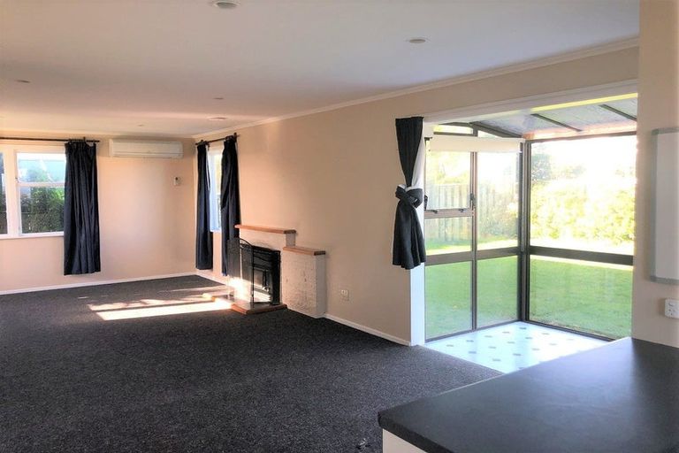 Photo of property in 30 Baylands Drive, Newlands, Wellington, 6037