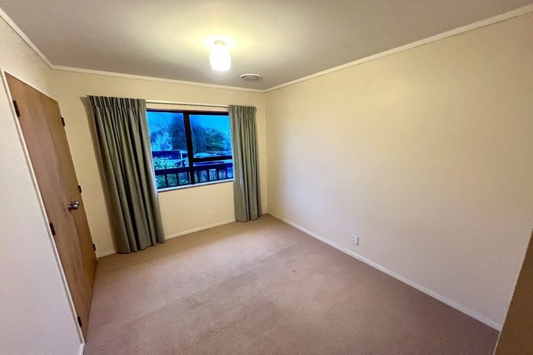 Photo of property in 1 Elgin Place, Red Beach, 0932