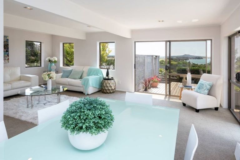 Photo of property in 24 Copperfield Terrace, Mellons Bay, Auckland, 2014