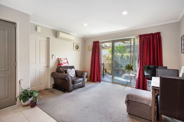 Photo of property in 2/241 Matsons Avenue, Papanui, Christchurch, 8053