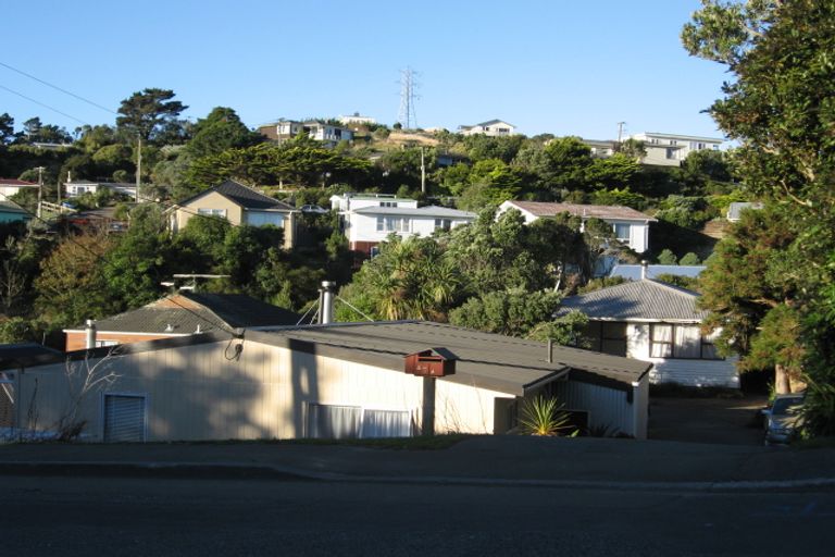 Photo of property in 45a Lyndfield Lane, Newlands, Wellington, 6037