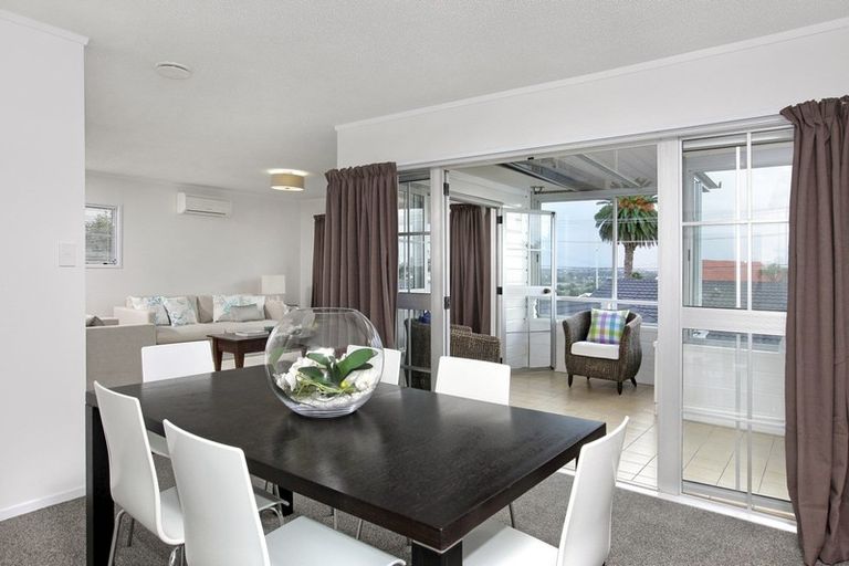 Photo of property in 2/16 Jutland Road, Hauraki, Auckland, 0622