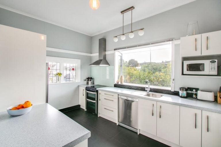 Photo of property in 25 Kennedy Road, Napier South, Napier, 4110