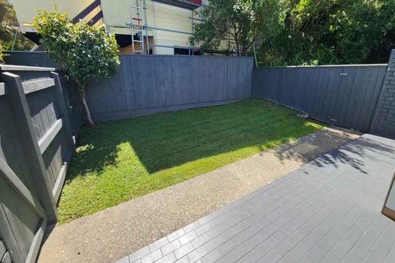 Photo of property in 2/80 Airlie Road, Plimmerton, Porirua, 5026