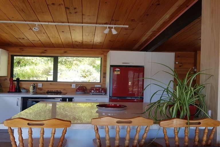 Photo of property in 9a Finlay Grove, Waikawa, Picton, 7220