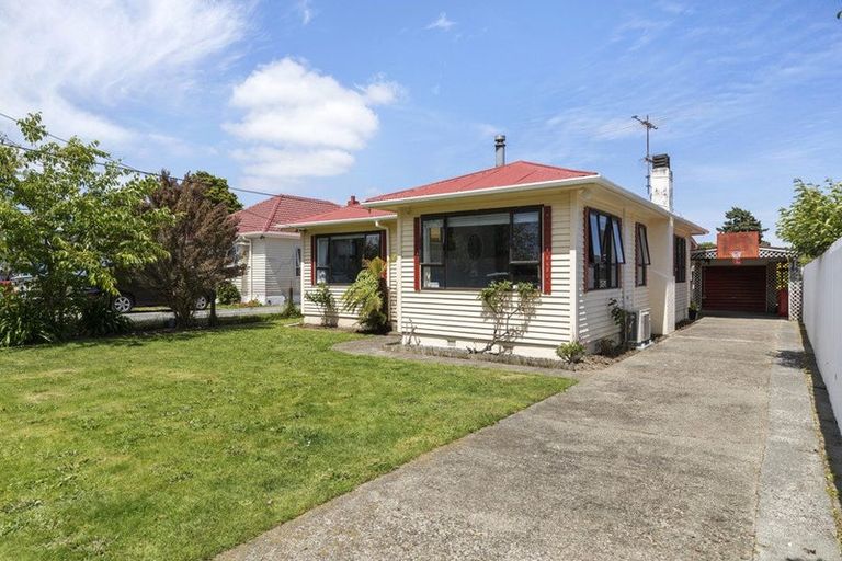 Photo of property in 16 Tawai Street, Trentham, Upper Hutt, 5018