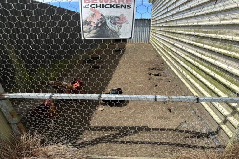 Photo of property in 5 Kitchener Street, Eltham, 4322