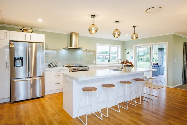 Photo of property in 21 Loveston Lane, Kelvin Grove, Palmerston North, 4470