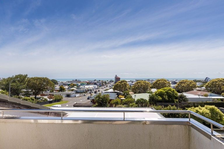 Photo of property in 87 Eliot Street, New Plymouth, 4310