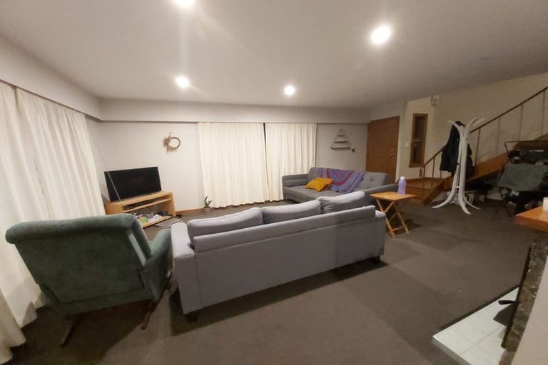 Photo of property in 2/118 Blighs Road, Strowan, Christchurch, 8052