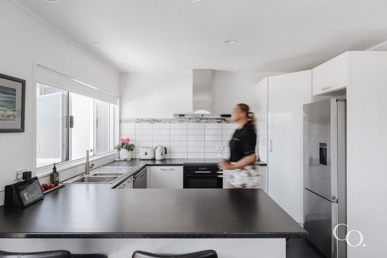 Photo of property in 229a Papamoa Beach Road, Papamoa Beach, Papamoa, 3118