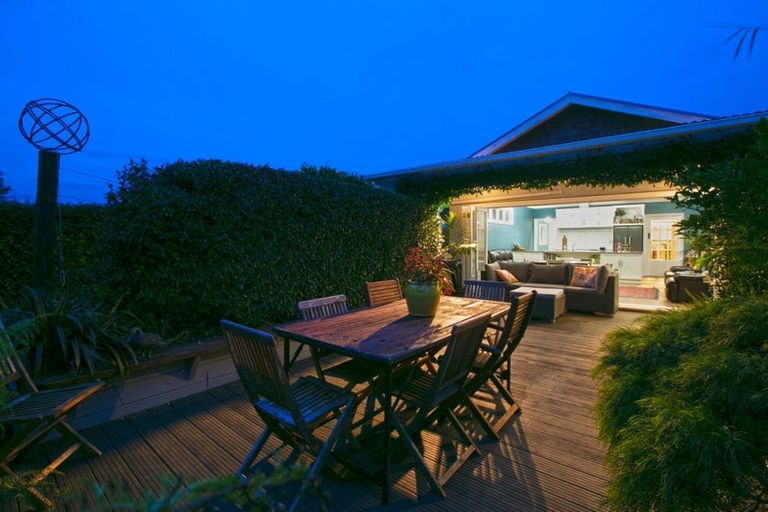 Photo of property in 76 Barrett Street, Westown, New Plymouth, 4310