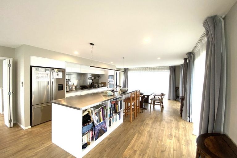 Photo of property in 8 Waitai Lane, Newlands, Wellington, 6037