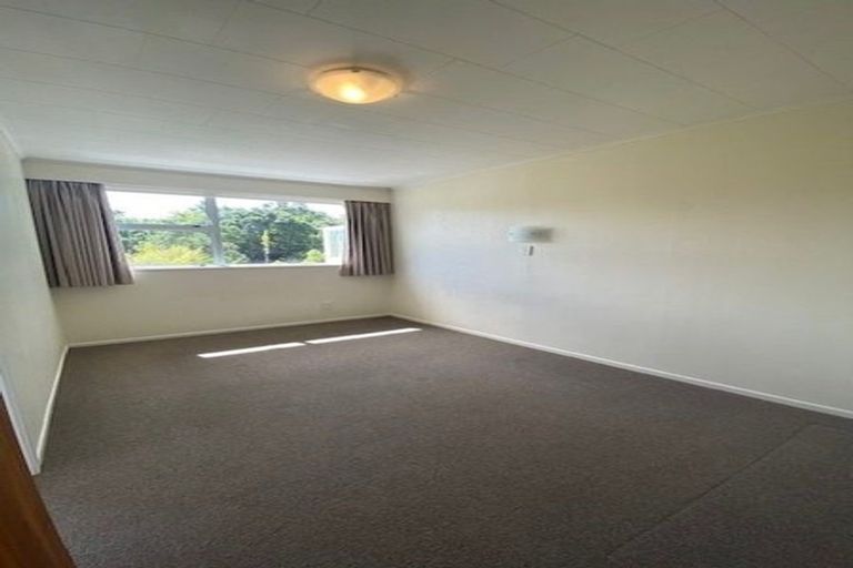 Photo of property in 3b Peckham Grove, Tawa, Wellington, 5028