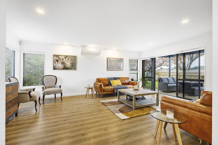 Photo of property in 16 Daniel Place, Kelvin Grove, Palmerston North, 4414