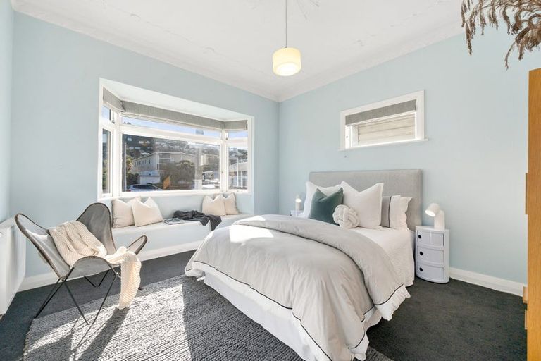 Photo of property in 187 Onepu Road, Lyall Bay, Wellington, 6022