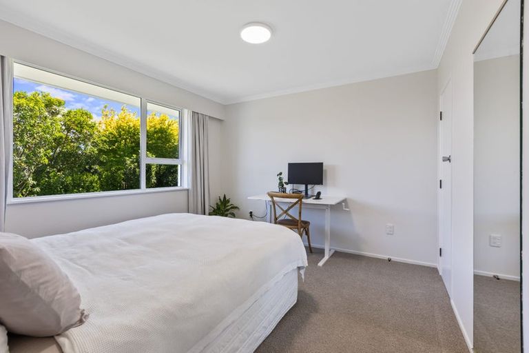 Photo of property in 46 Nevada Drive, Merrilands, New Plymouth, 4312